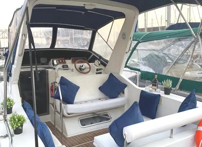 El Barco De Las Fiestas